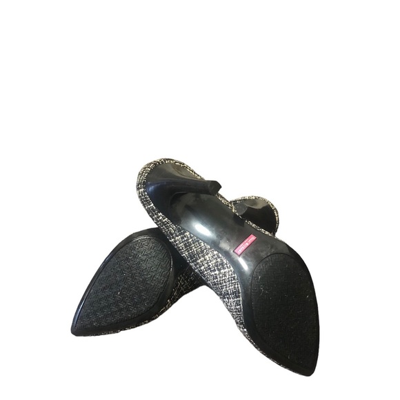 🌹ISAAC Mizrahi Black & White Tweed Pumps in Sz 9.5 Mint Condition in 4” - Picture 4 of 5